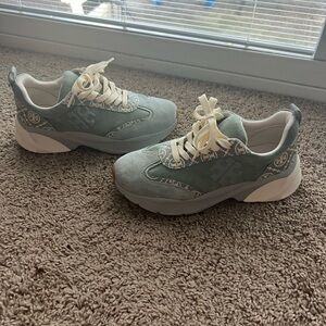 Tory Burch shoes size 8.5 women’s a greenish blue color.